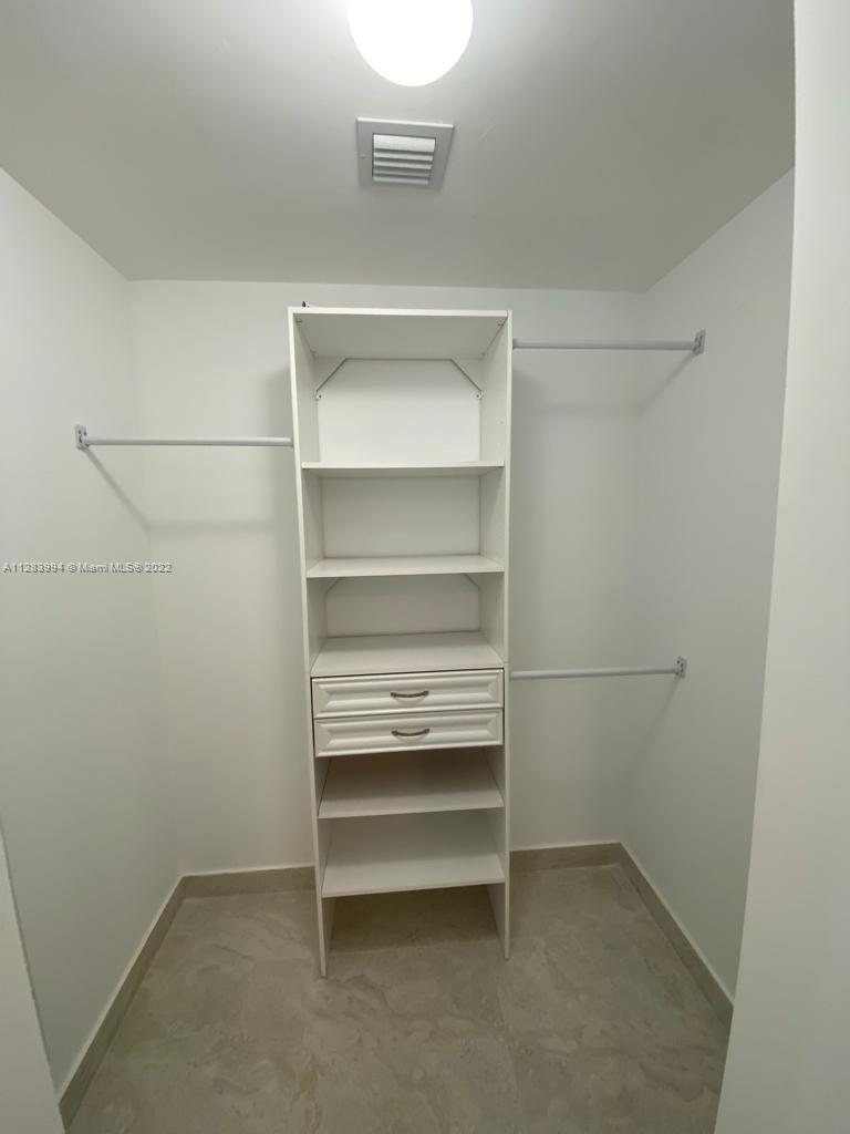 488 NE 18th St Unit: 1804