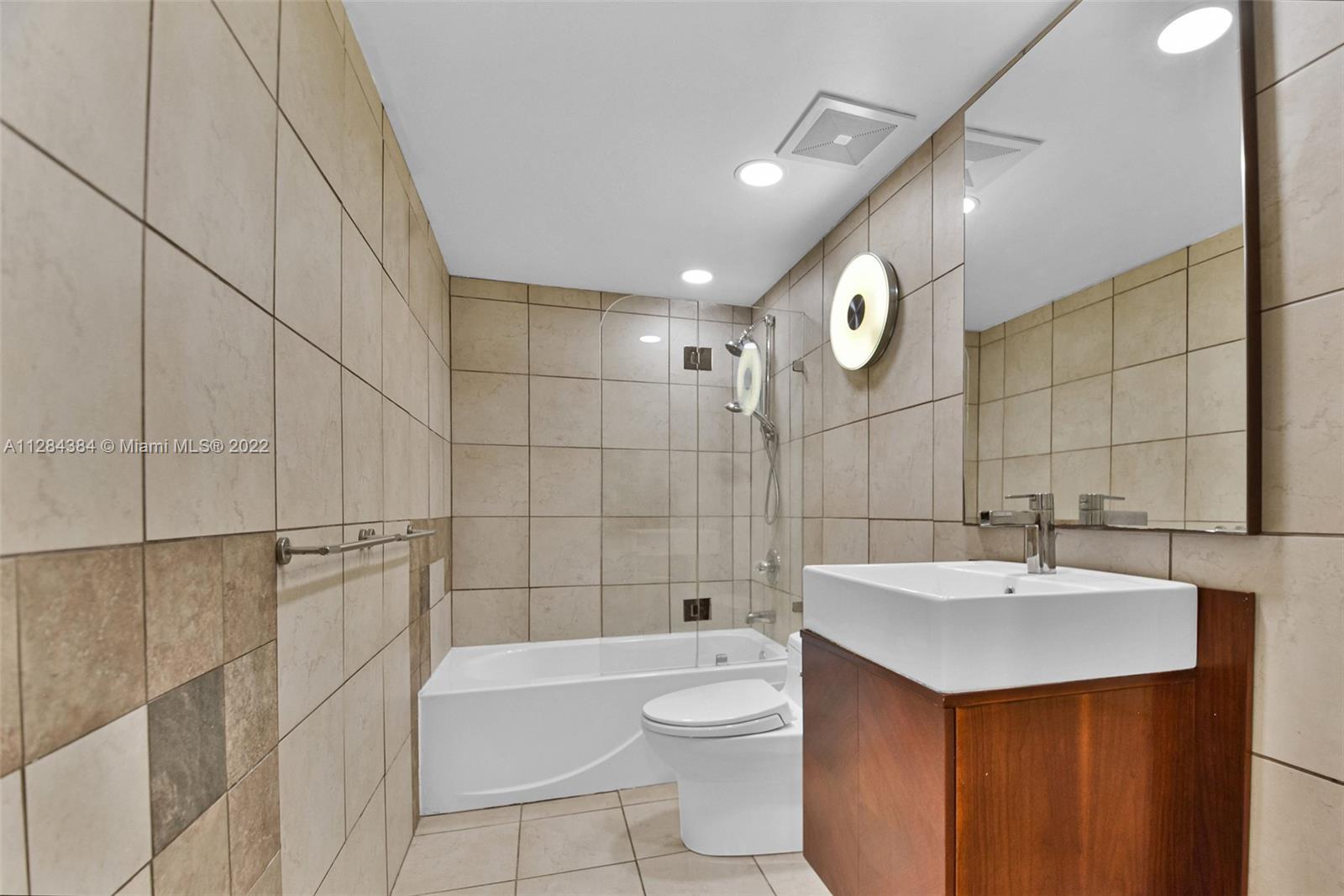 1034 NE 204th Ter