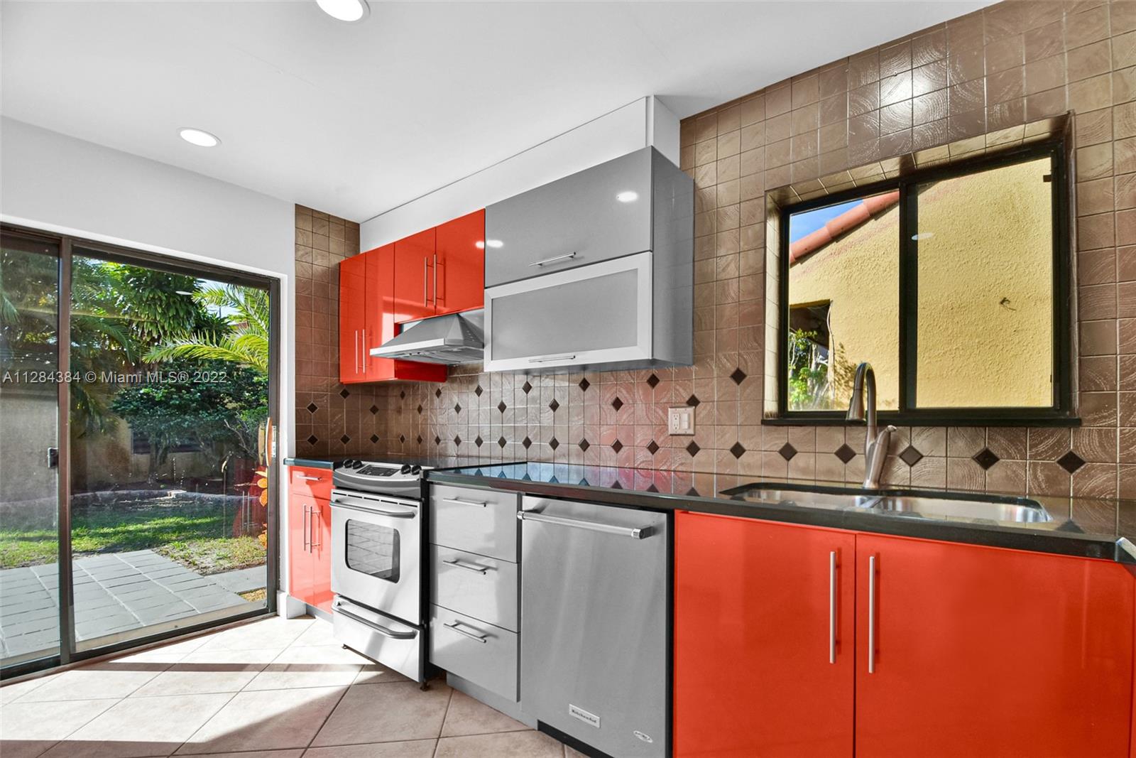 1034 NE 204th Ter