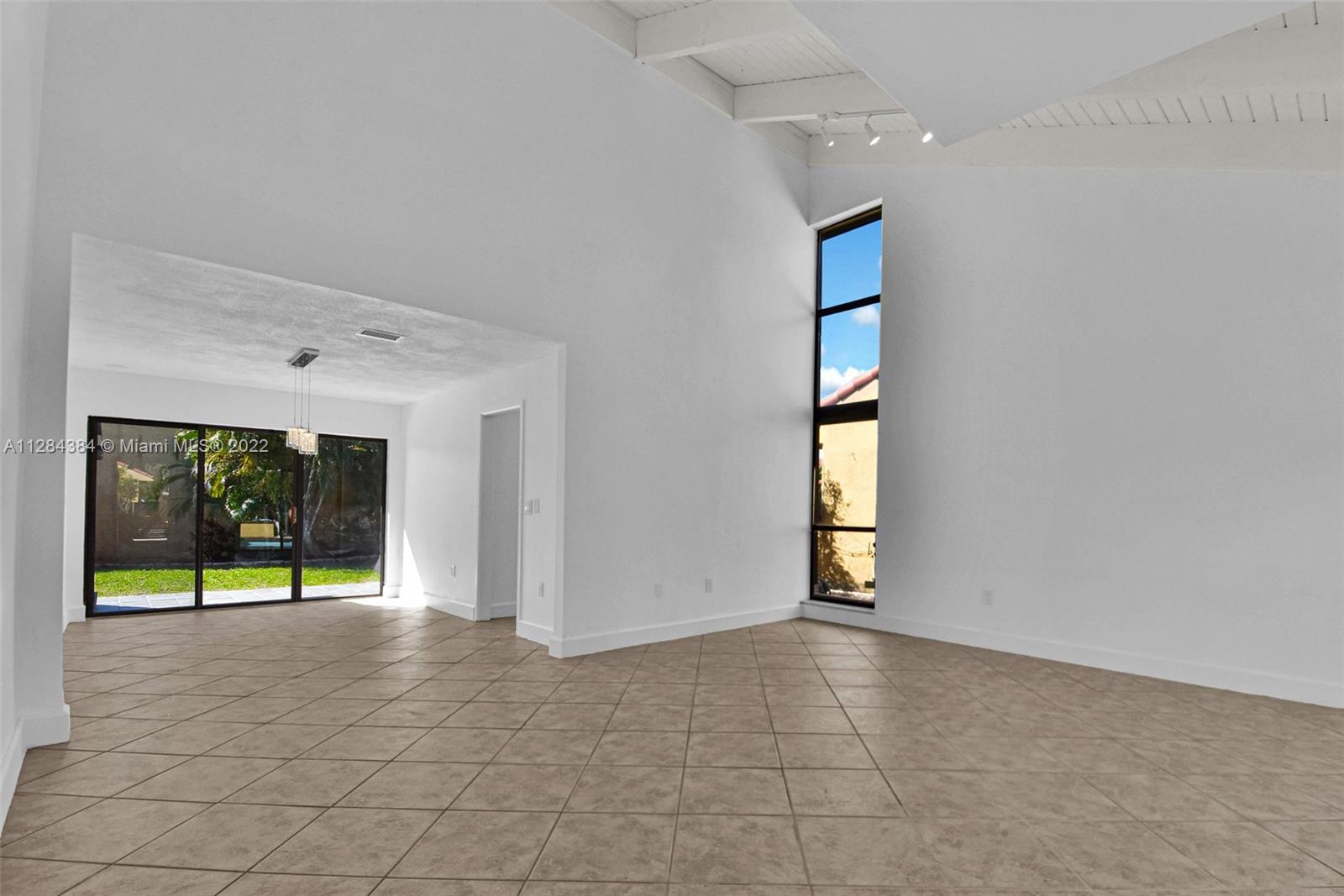 1034 NE 204th Ter