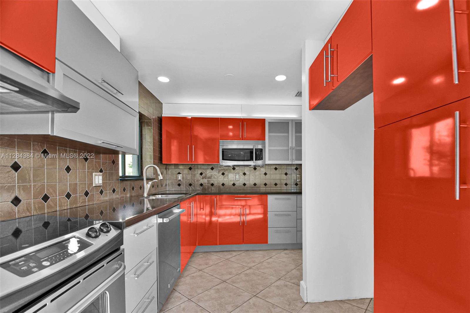 1034 NE 204th Ter