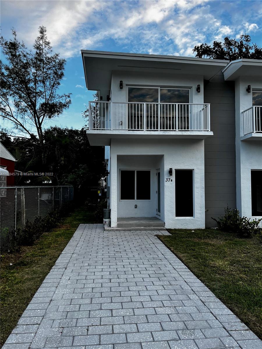 37 NW 70th St Unit: B