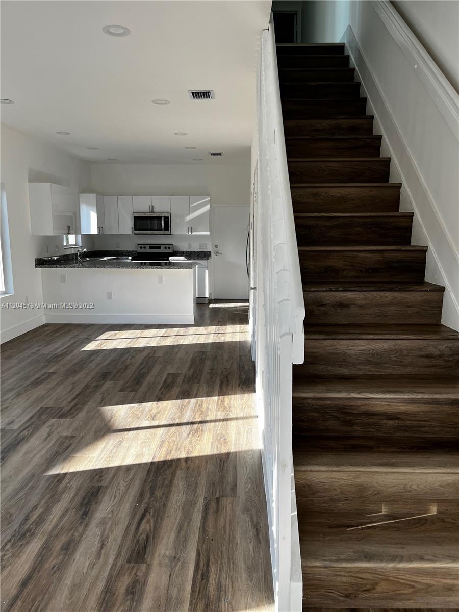 37 NW 70th St Unit: B
