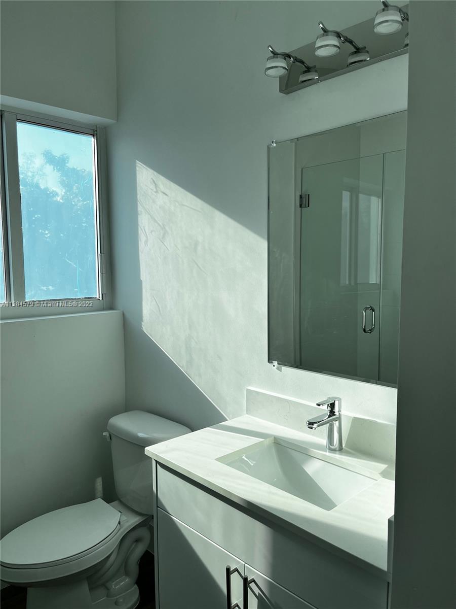 37 NW 70th St Unit: B