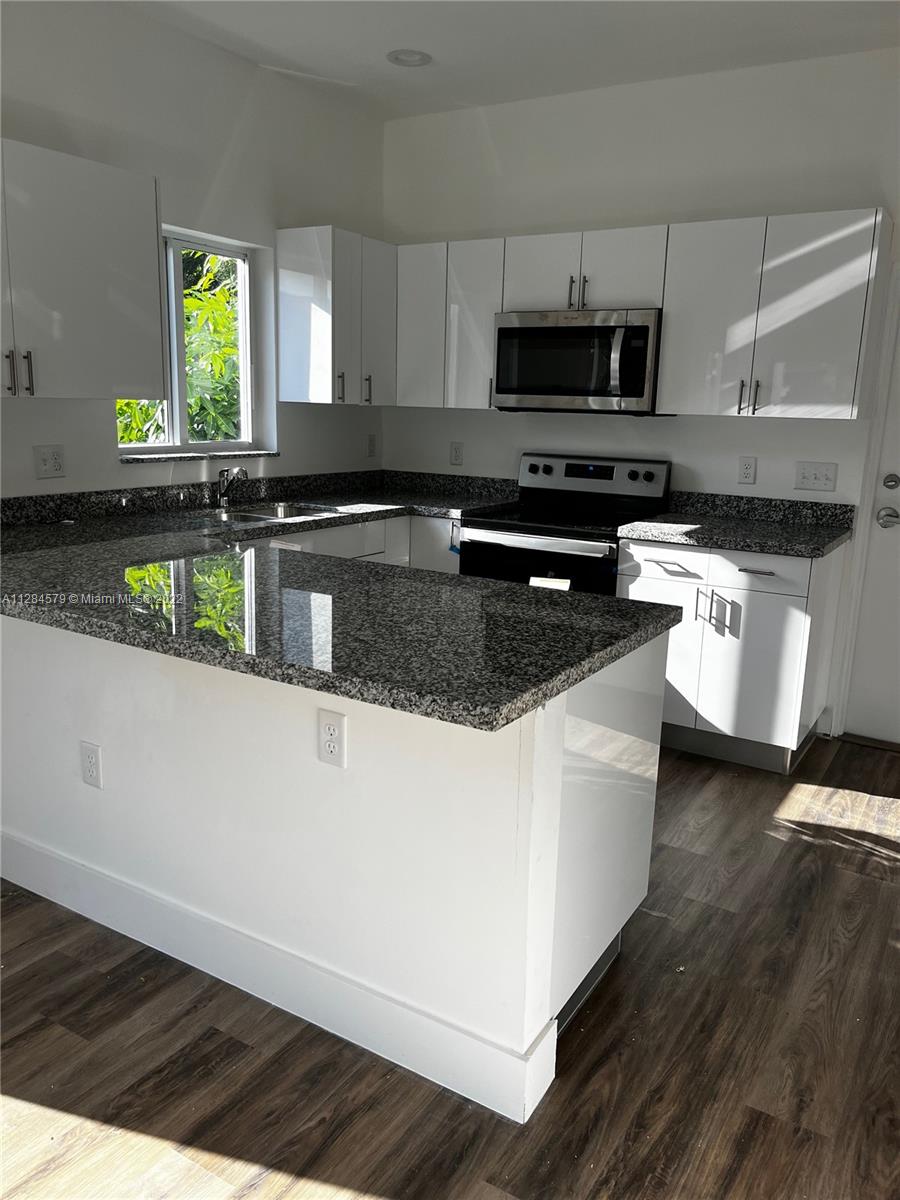 37 NW 70th St Unit: B