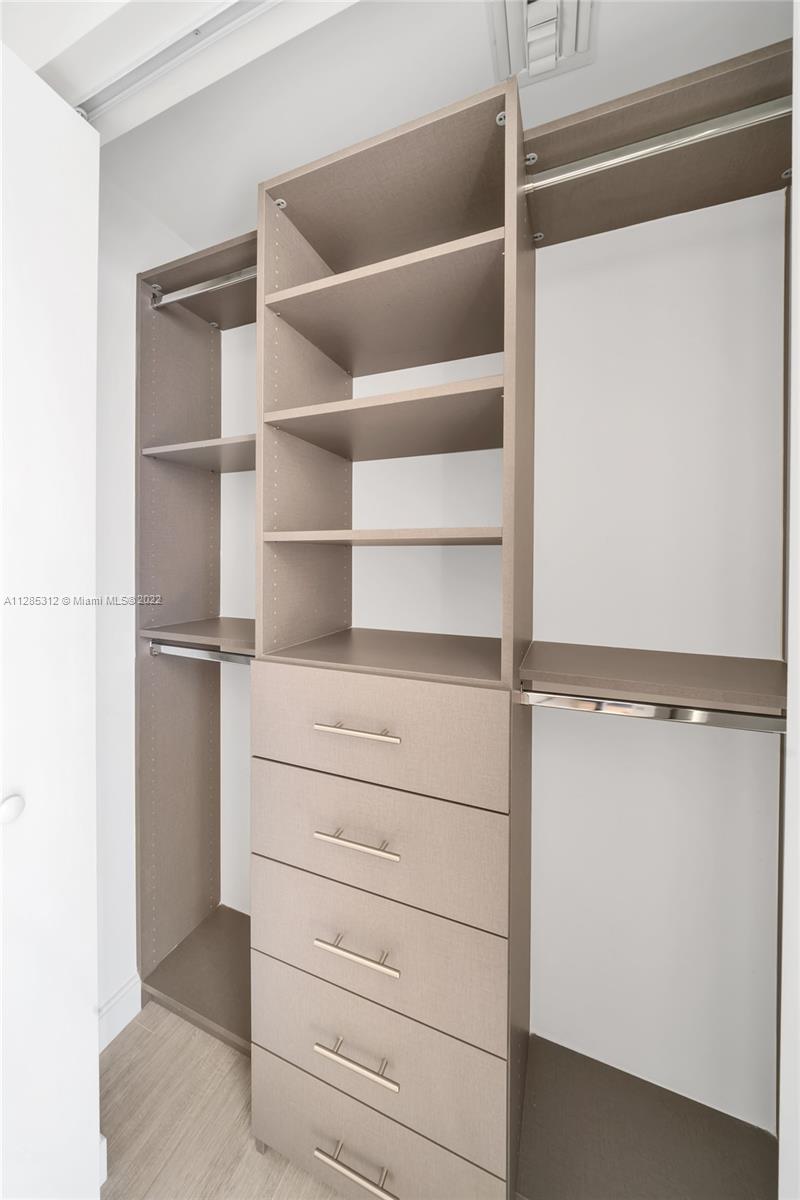55 SW 9th St Unit: 3708