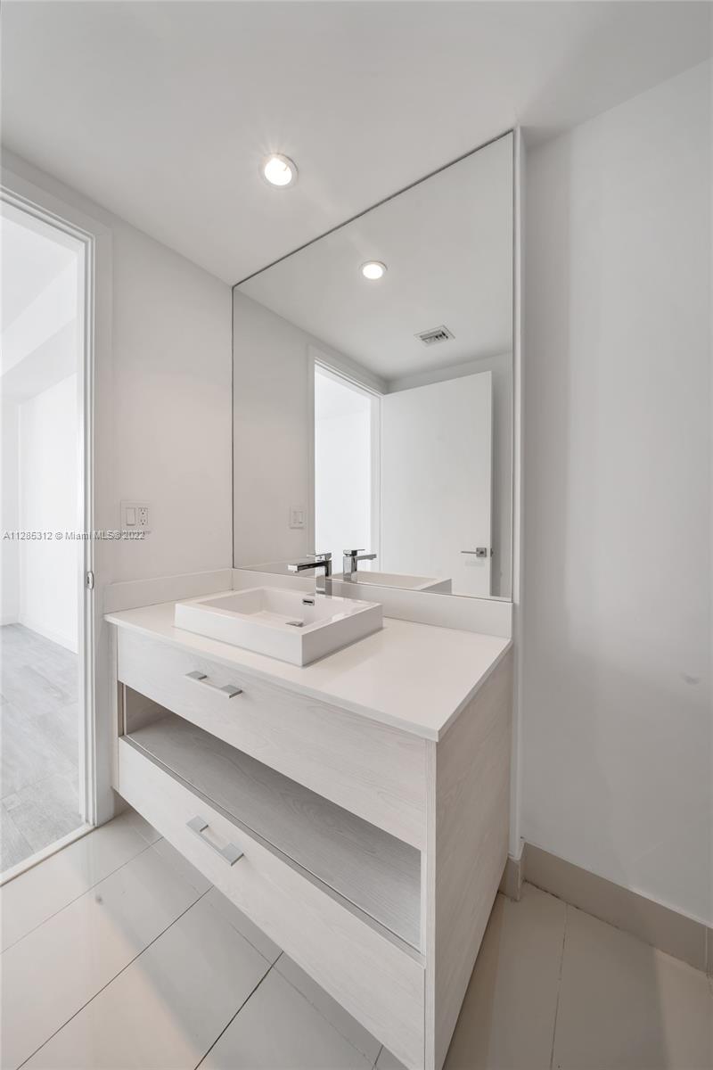 55 SW 9th St Unit: 3708