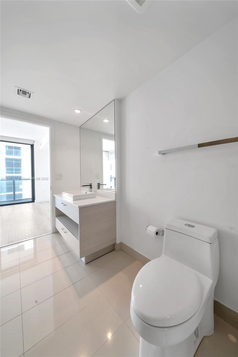 55 SW 9th St Unit: 3708