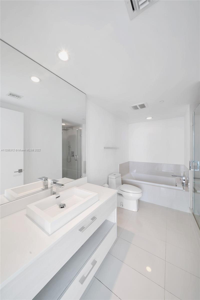 55 SW 9th St Unit: 3708