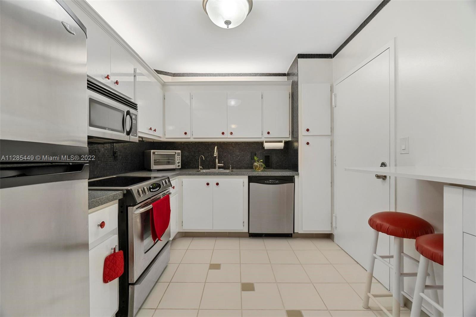 5750 Collins Ave Unit: 4C