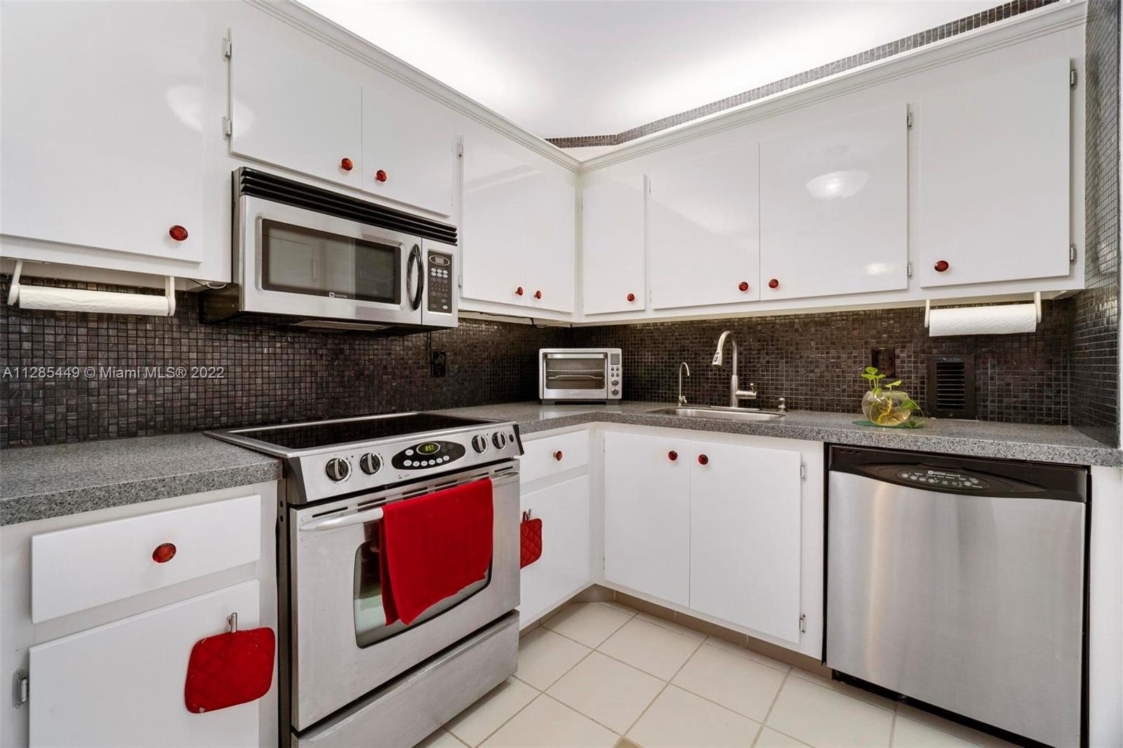 5750 Collins Ave Unit: 4C