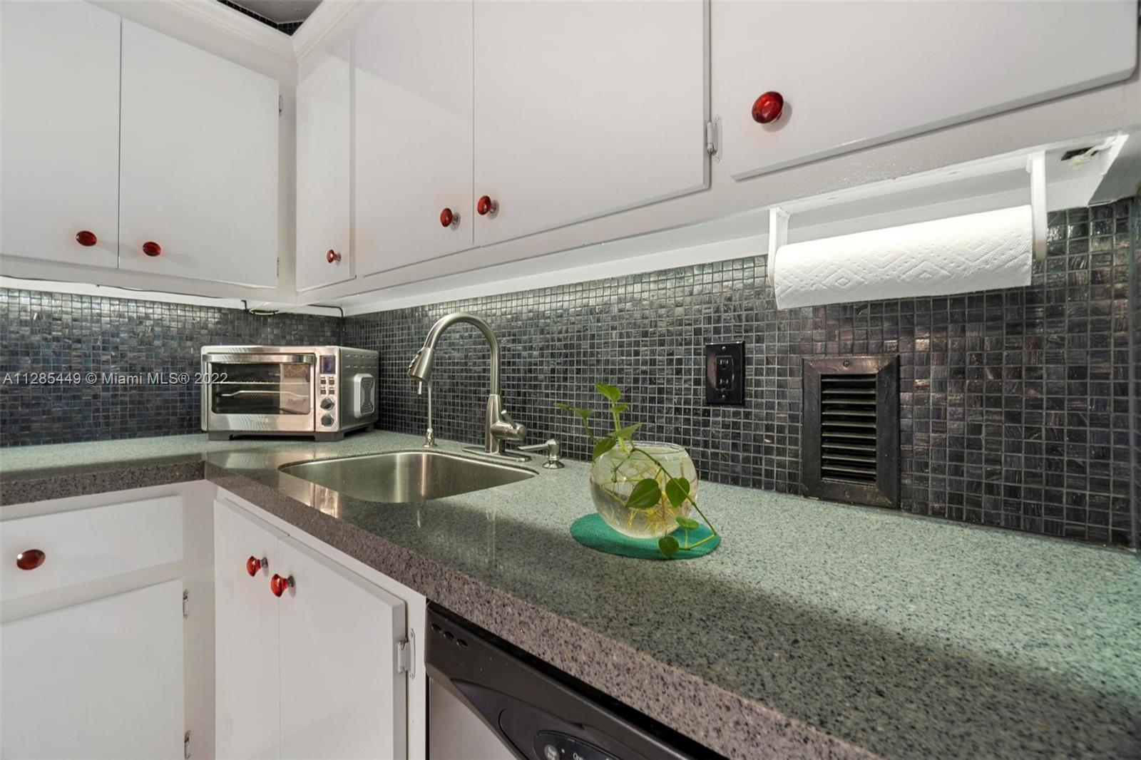 5750 Collins Ave Unit: 4C