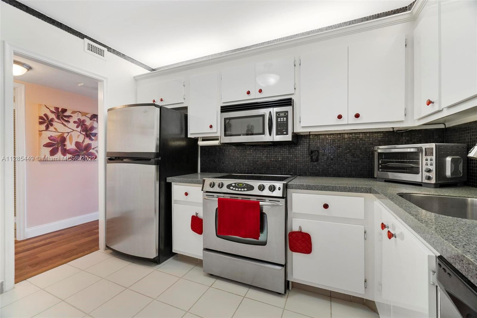 5750 Collins Ave Unit: 4C