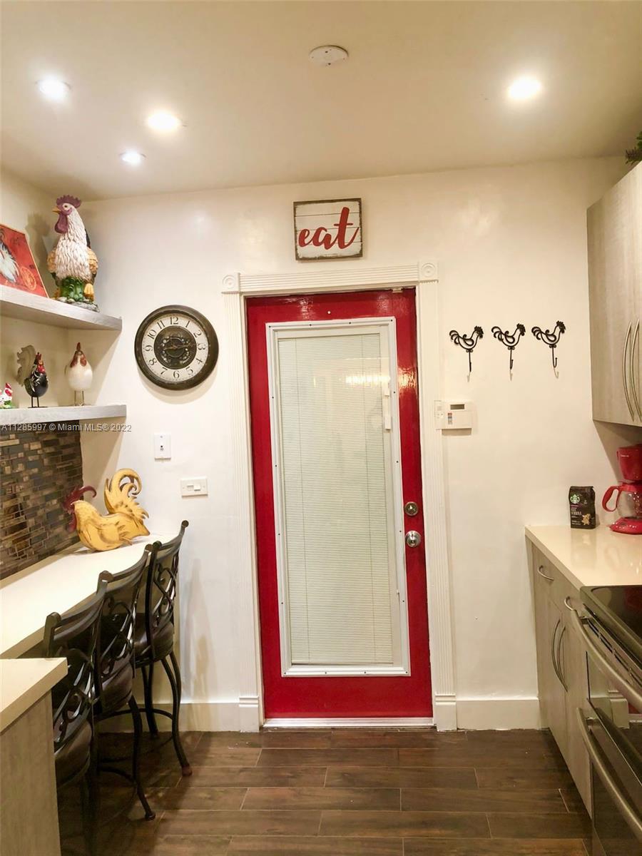 1100 NW 89th St