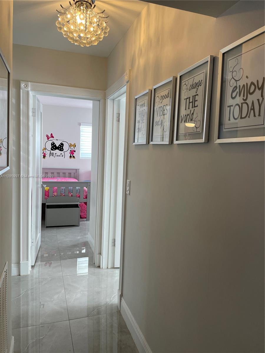 1100 NW 89th St