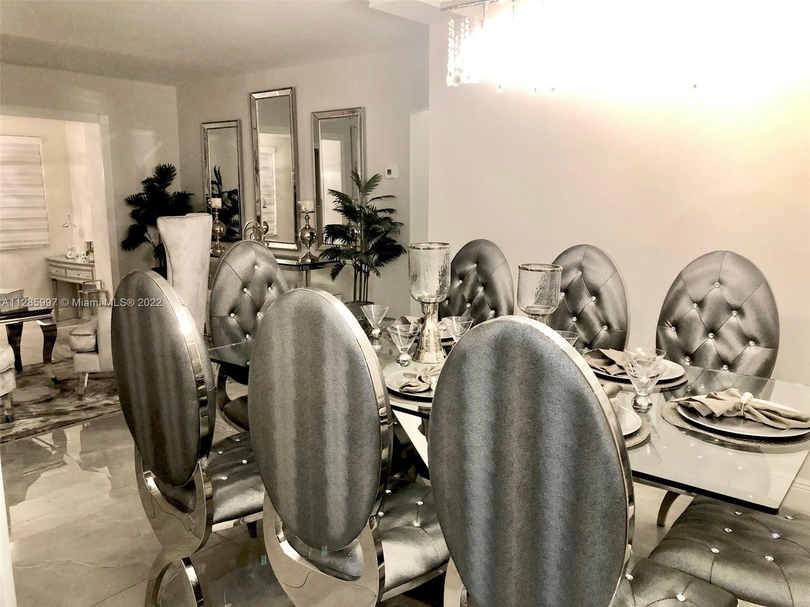 1100 NW 89th St