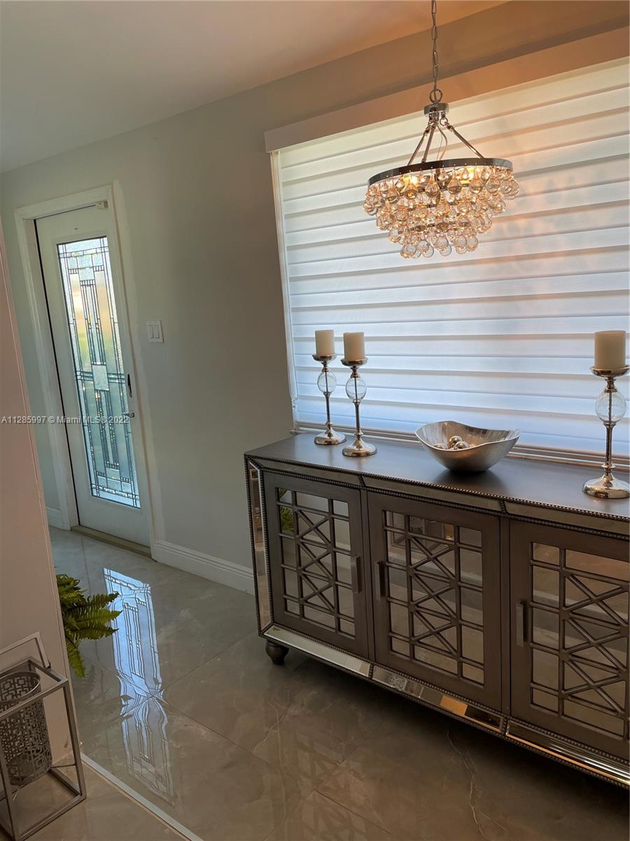 1100 NW 89th St