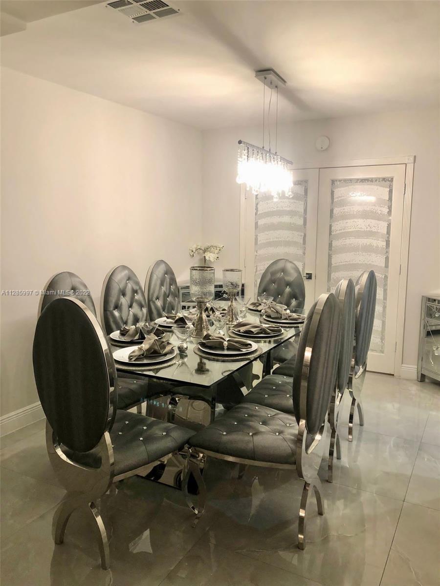 1100 NW 89th St