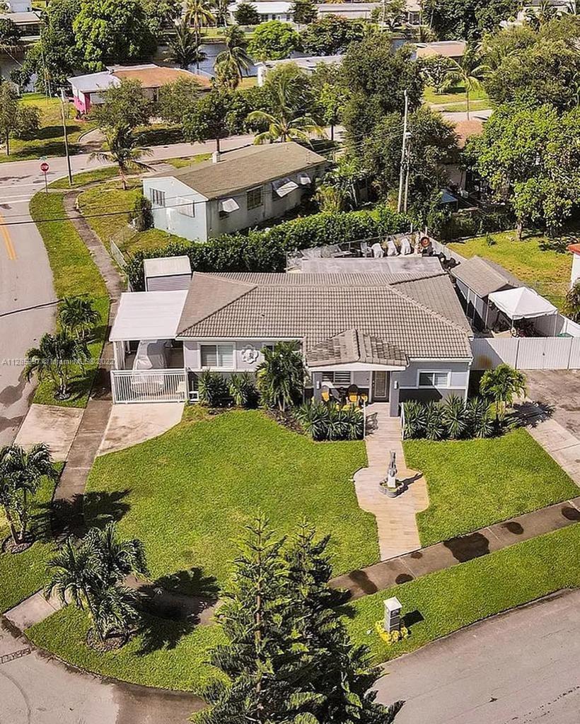 1100 NW 89th St