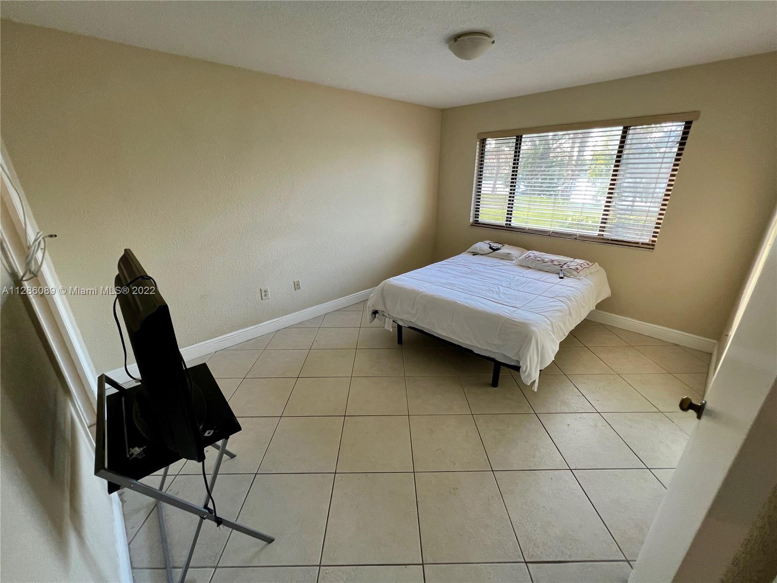 15545 N Miami Lakeway N Unit: 102