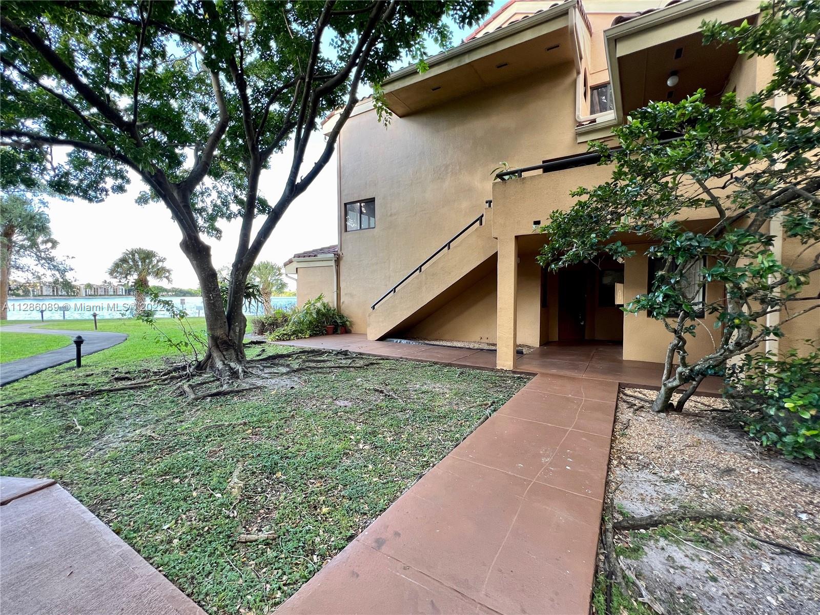 15545 N Miami Lakeway N Unit: 102