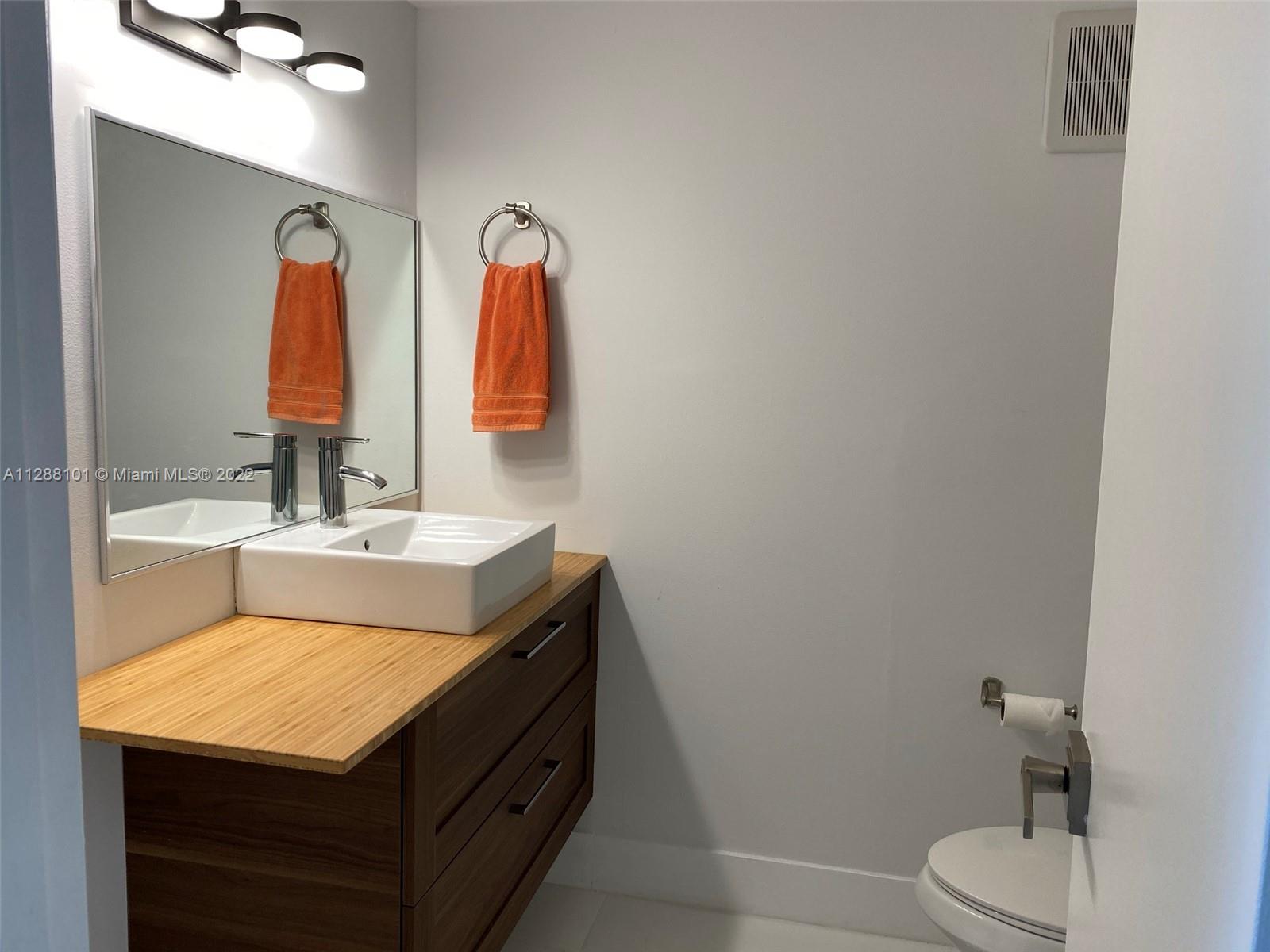 6545 Indian Creek Dr Unit: 306