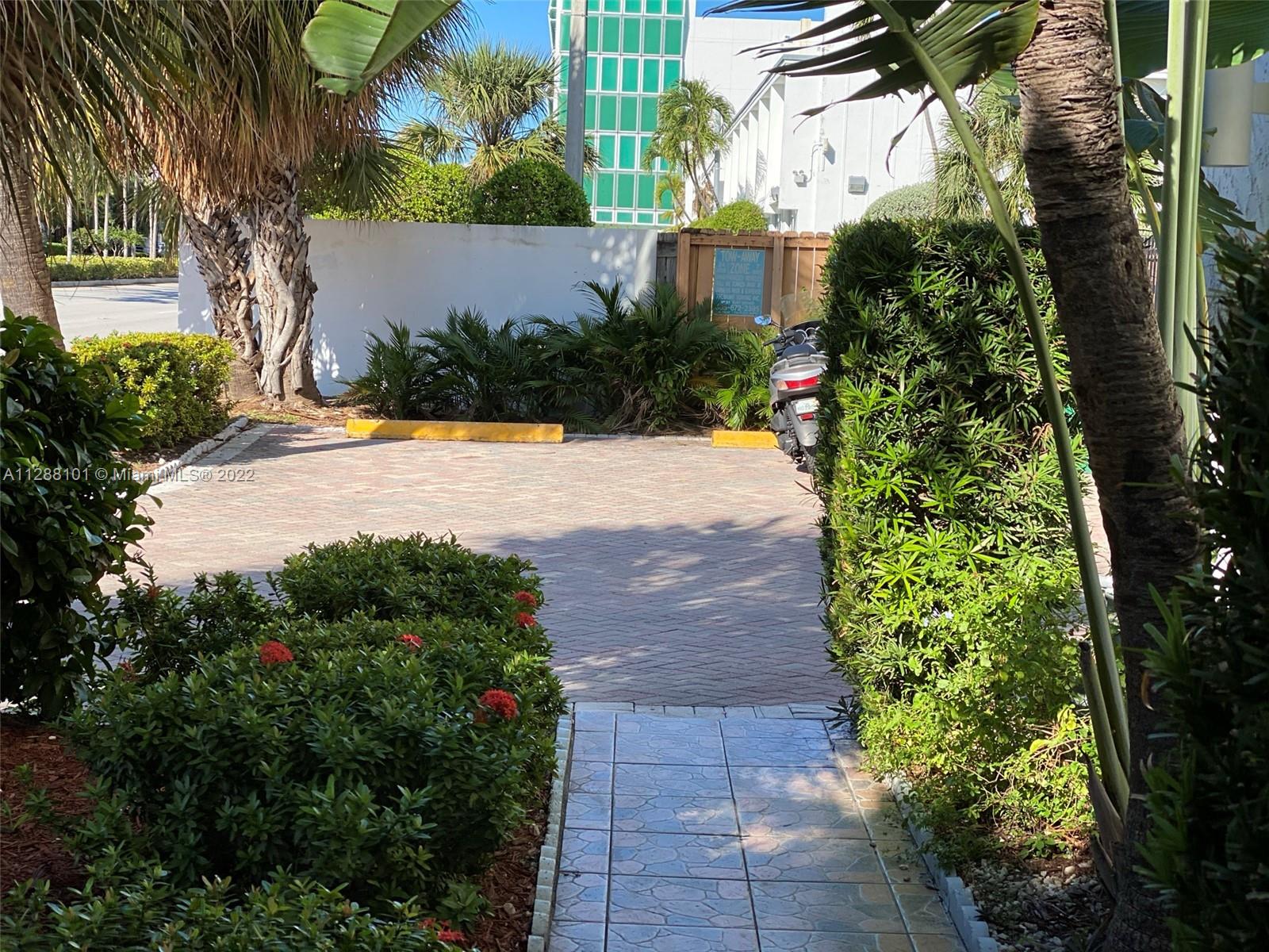 6545 Indian Creek Dr Unit: 306