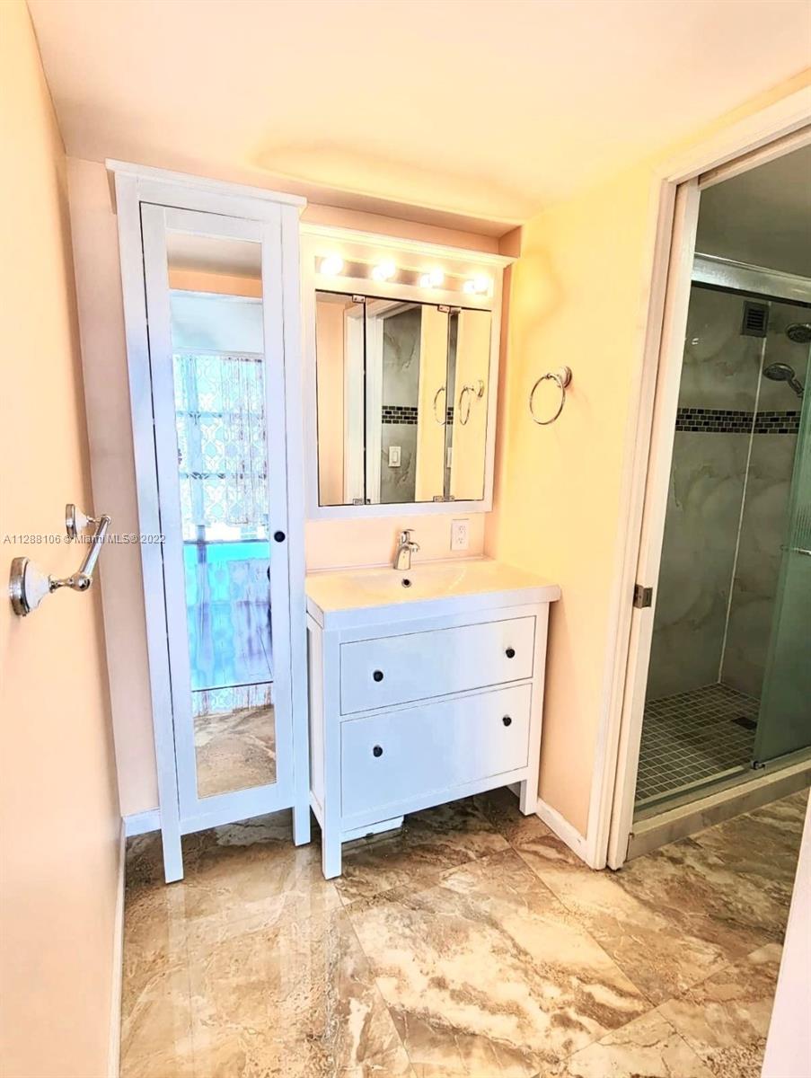 16919 N Bay Rd Unit: 1007