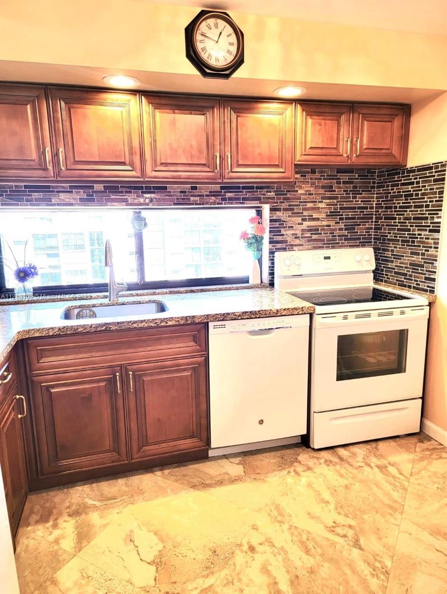 16919 N Bay Rd Unit: 1007