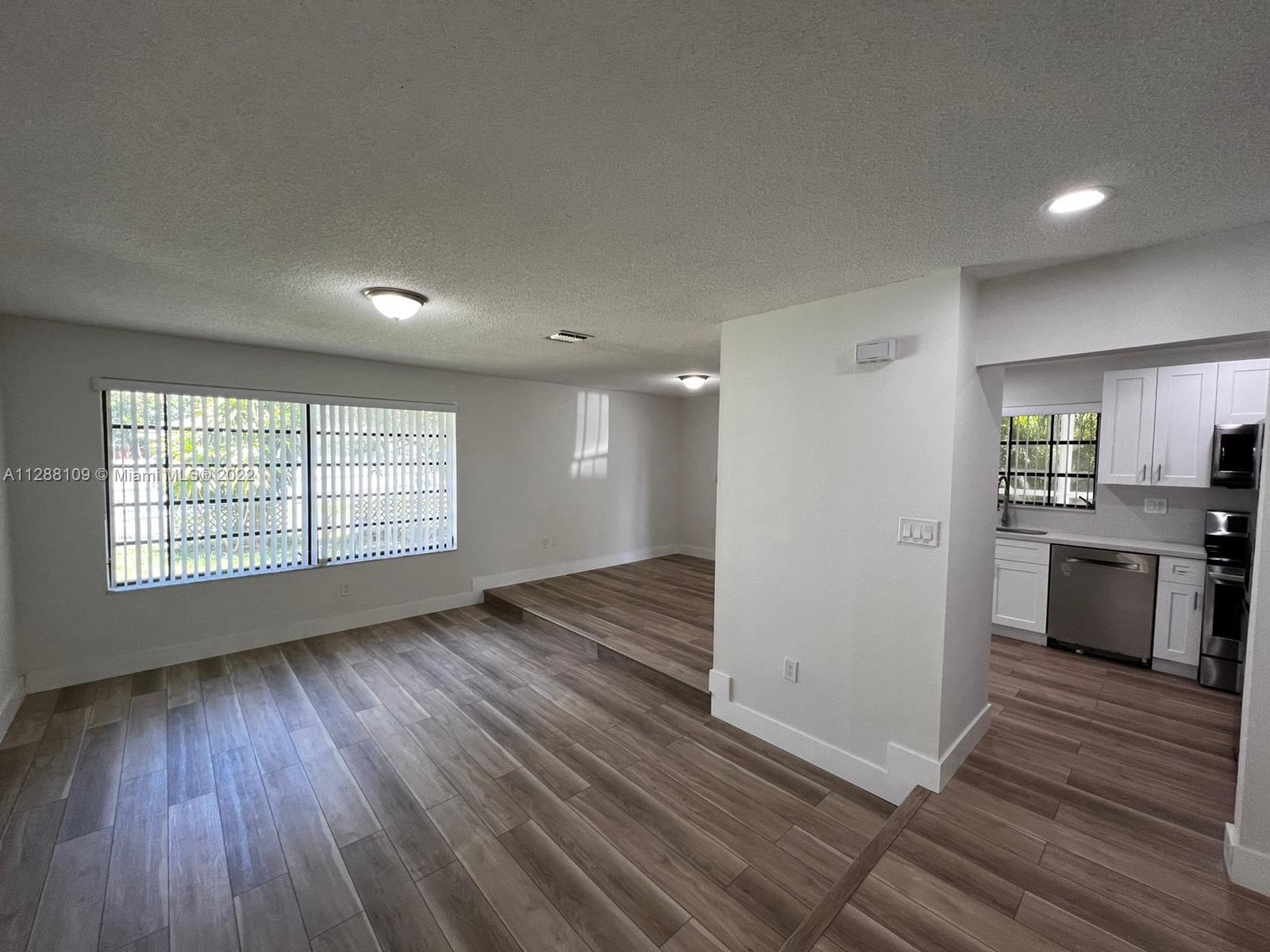 16341 SW 104th Ave