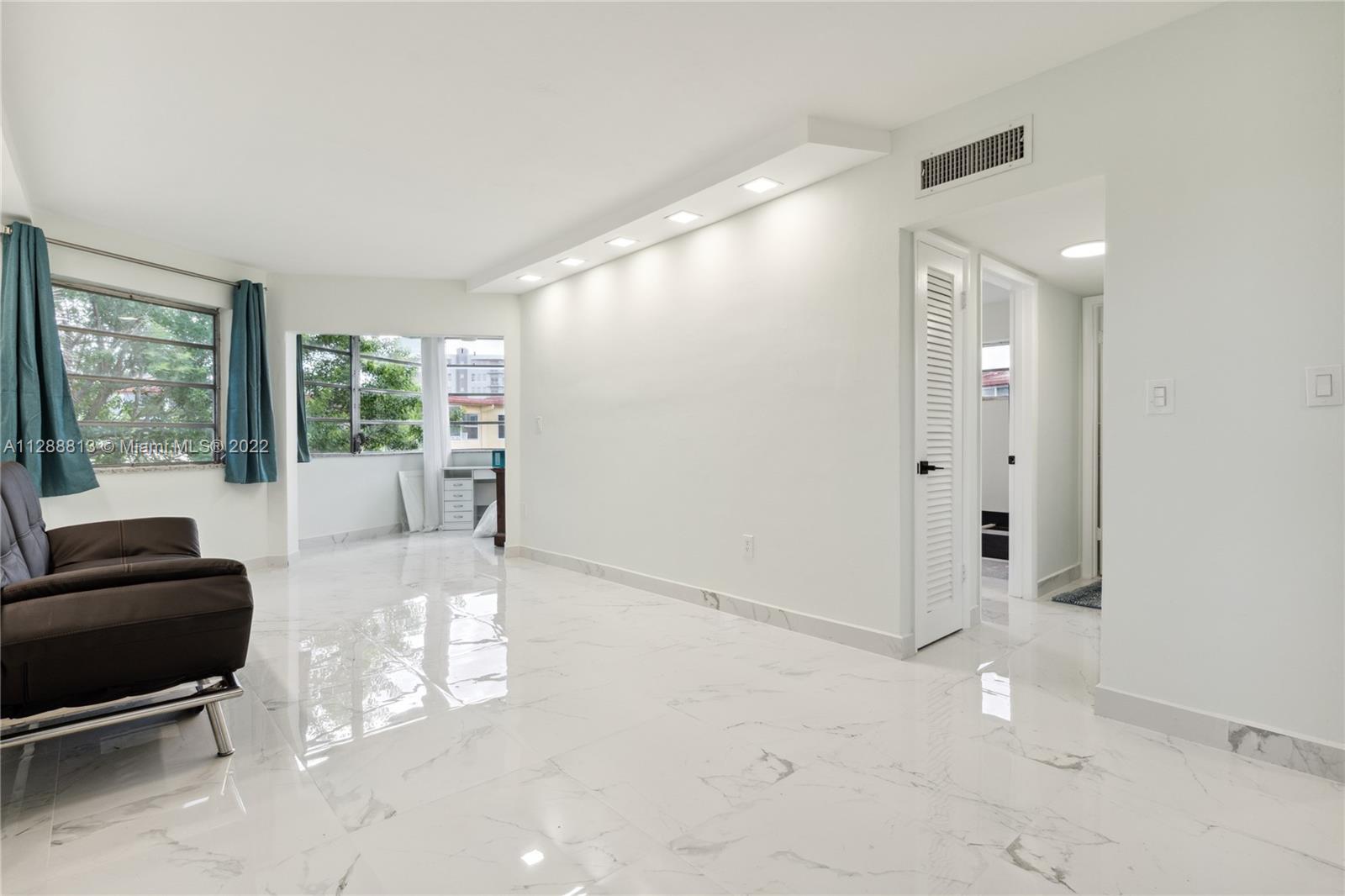18706 NE 18th Av Unit: 206