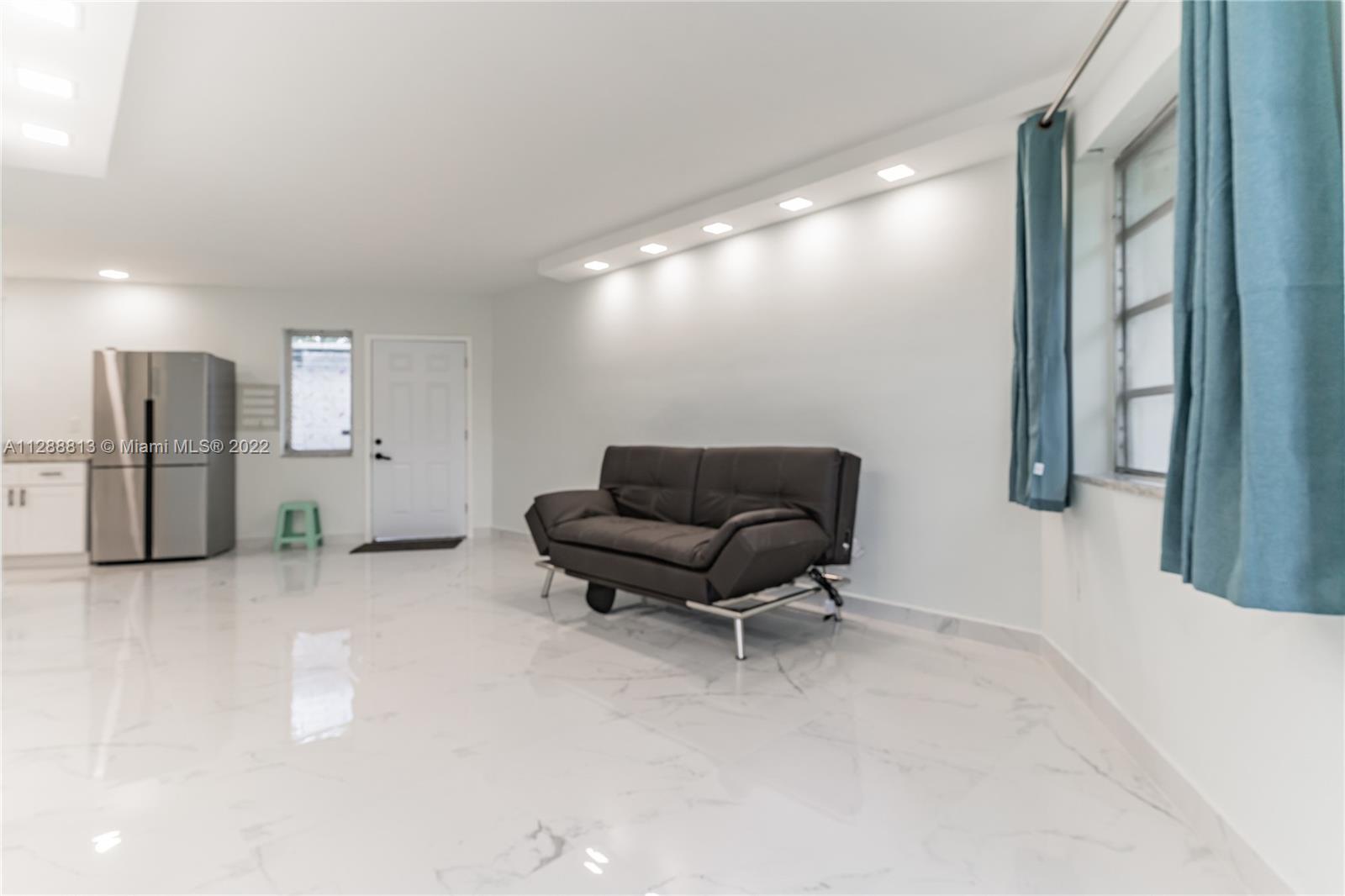 18706 NE 18th Av Unit: 206