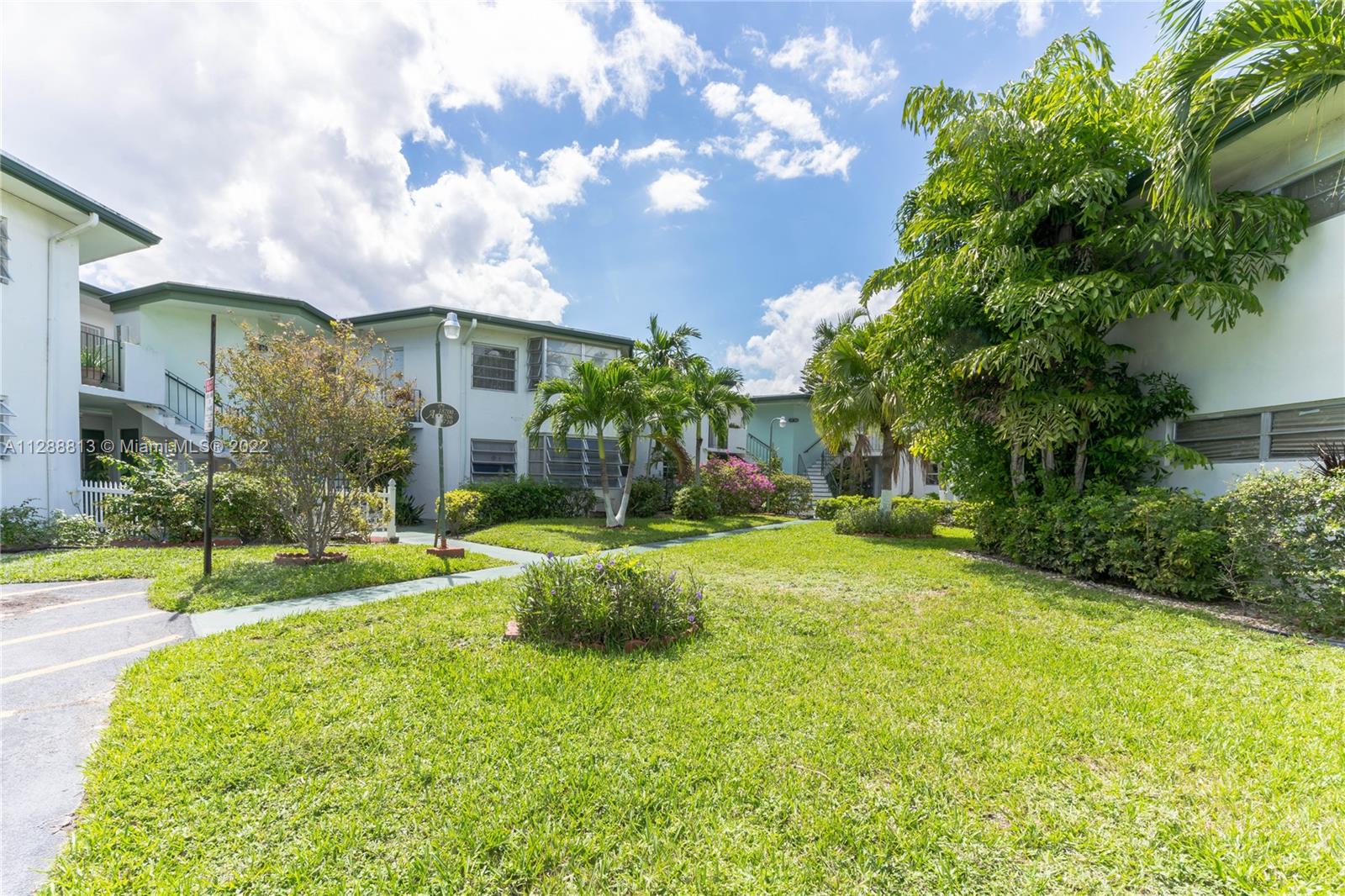 18706 NE 18th Av Unit: 206