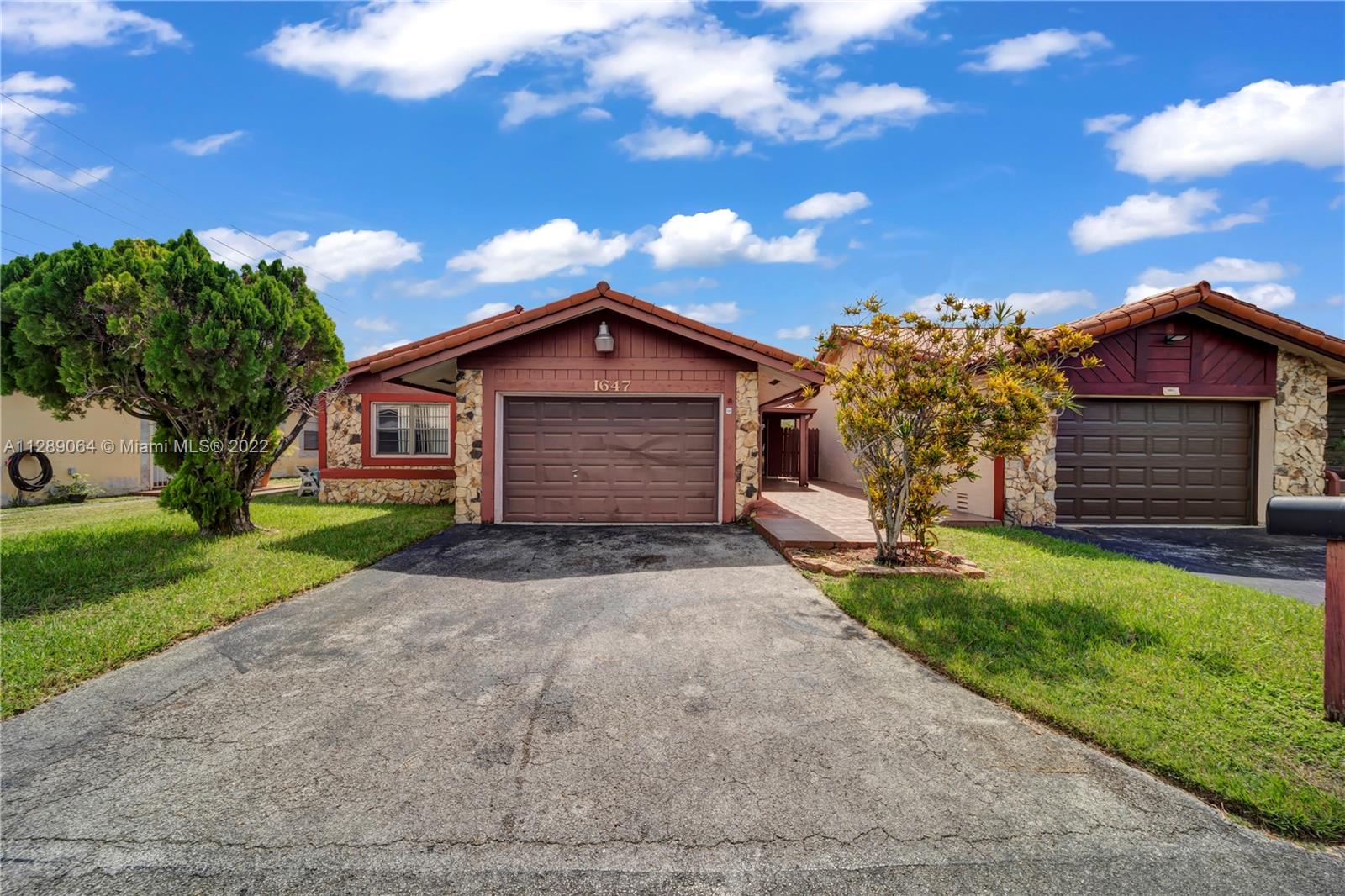 1647 SW 136th Pl