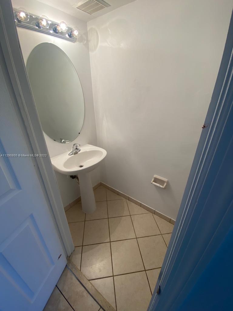 2932 SE 2nd Dr Unit: 13