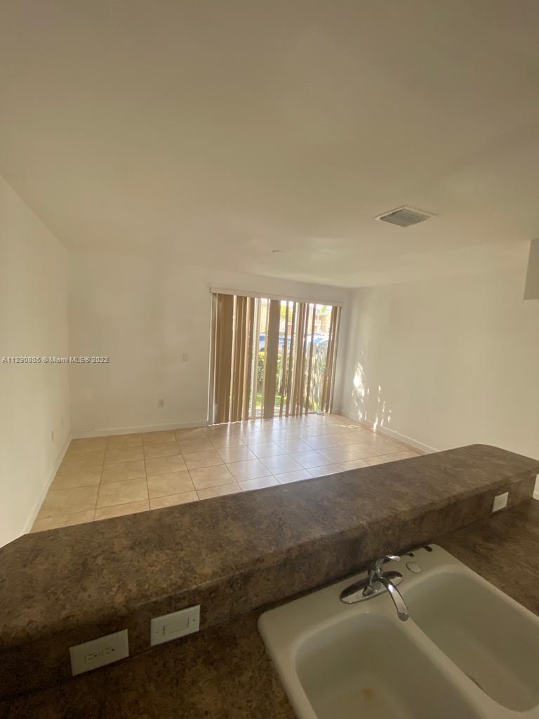 2932 SE 2nd Dr Unit: 13