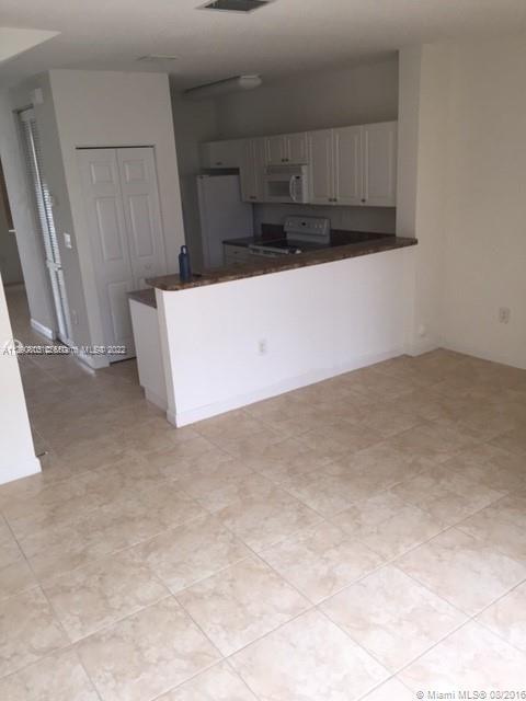 2932 SE 2nd Dr Unit: 13
