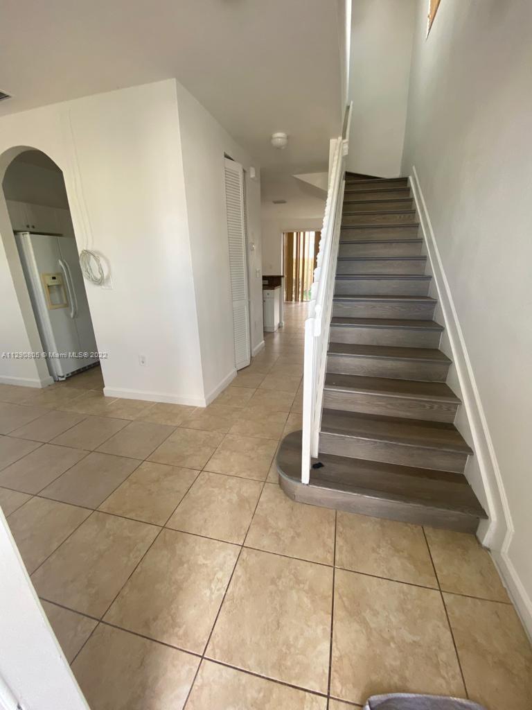 2932 SE 2nd Dr Unit: 13