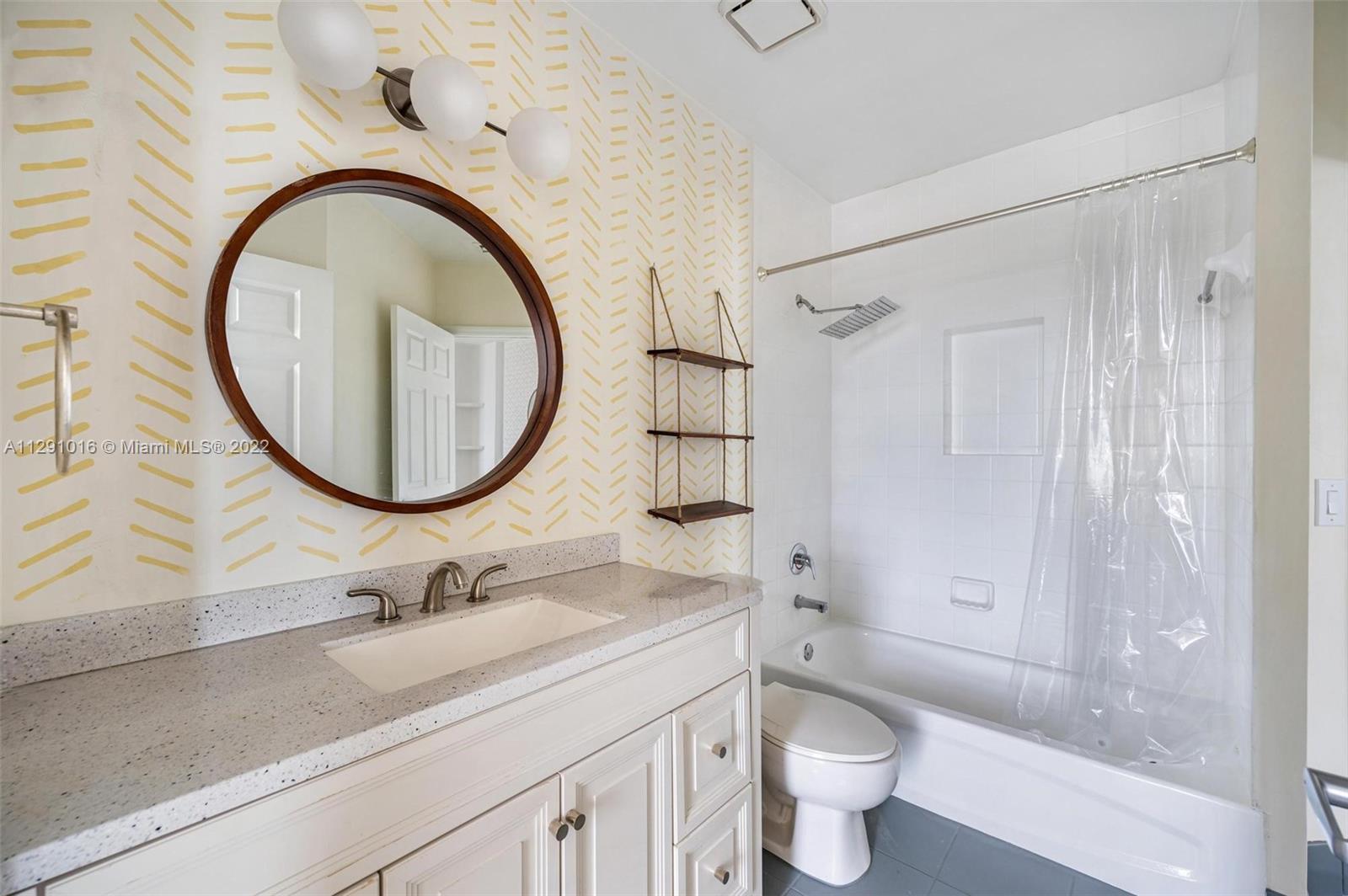 2600 SW 27th Ave Unit: 8