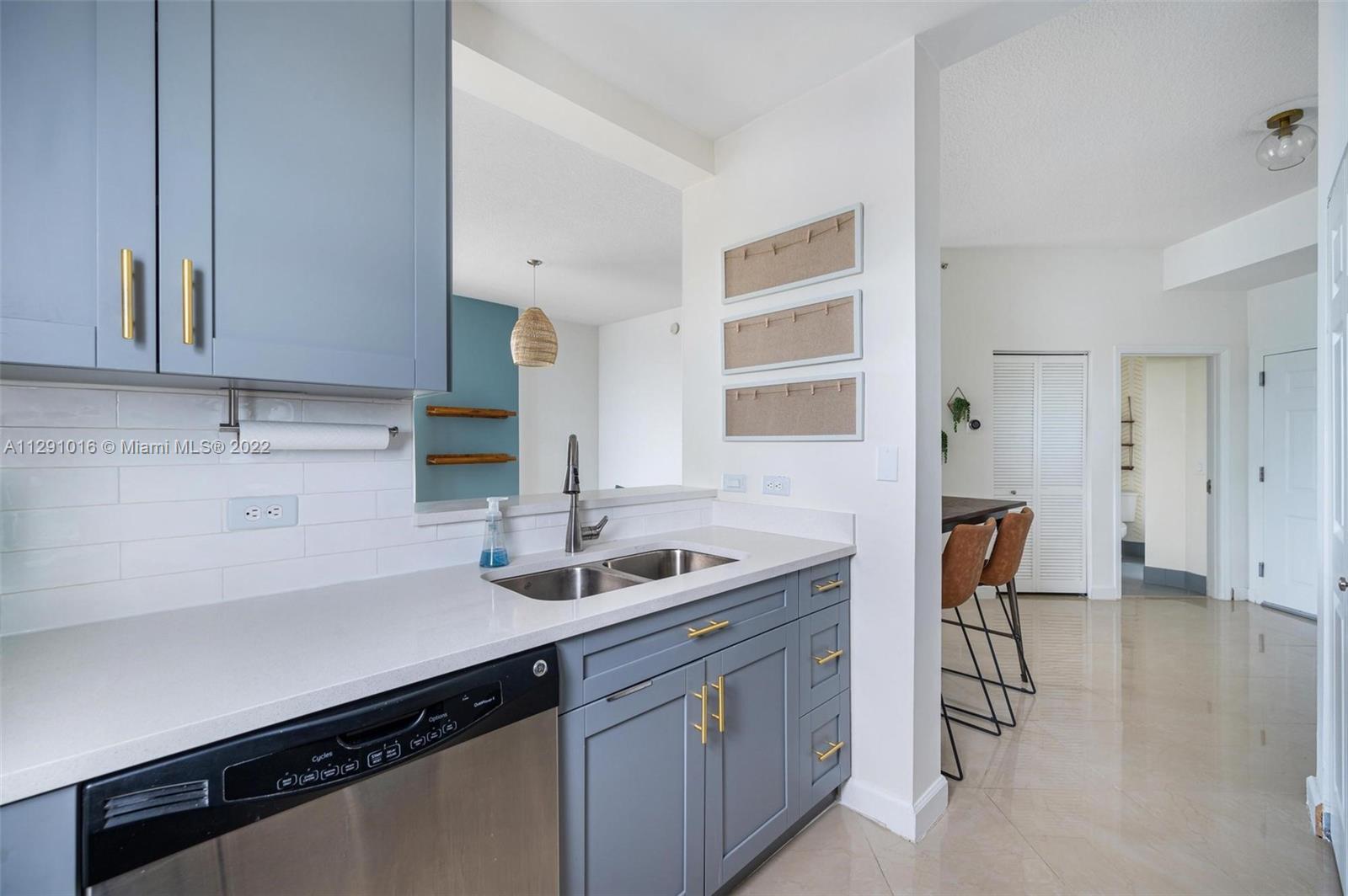 2600 SW 27th Ave Unit: 8