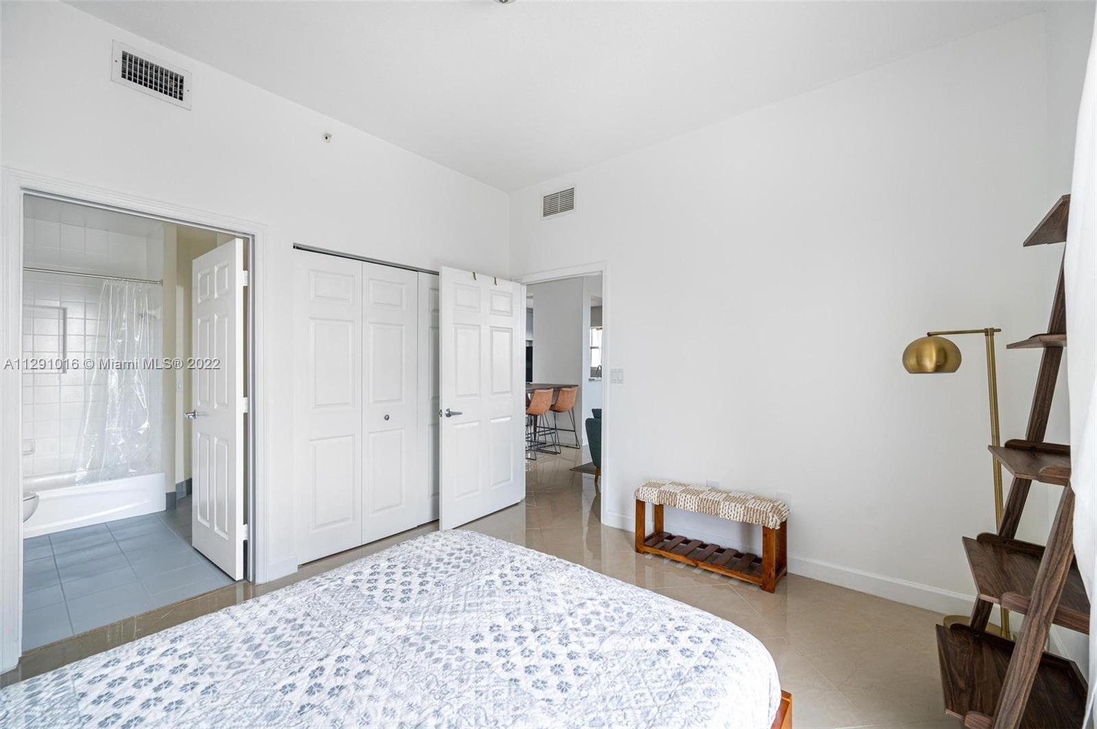 2600 SW 27th Ave Unit: 8