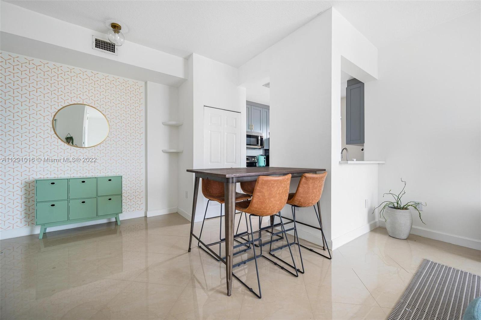 2600 SW 27th Ave Unit: 8