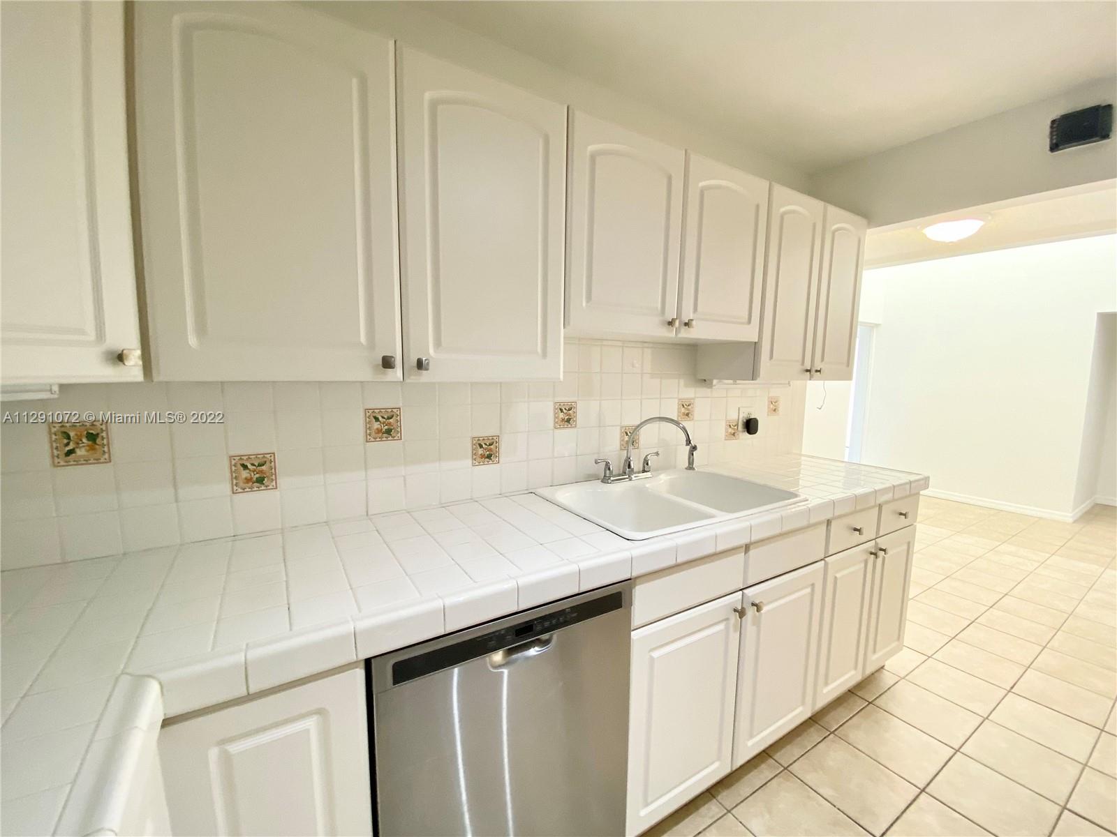 11377 SW 85th Ln Unit: 11377
