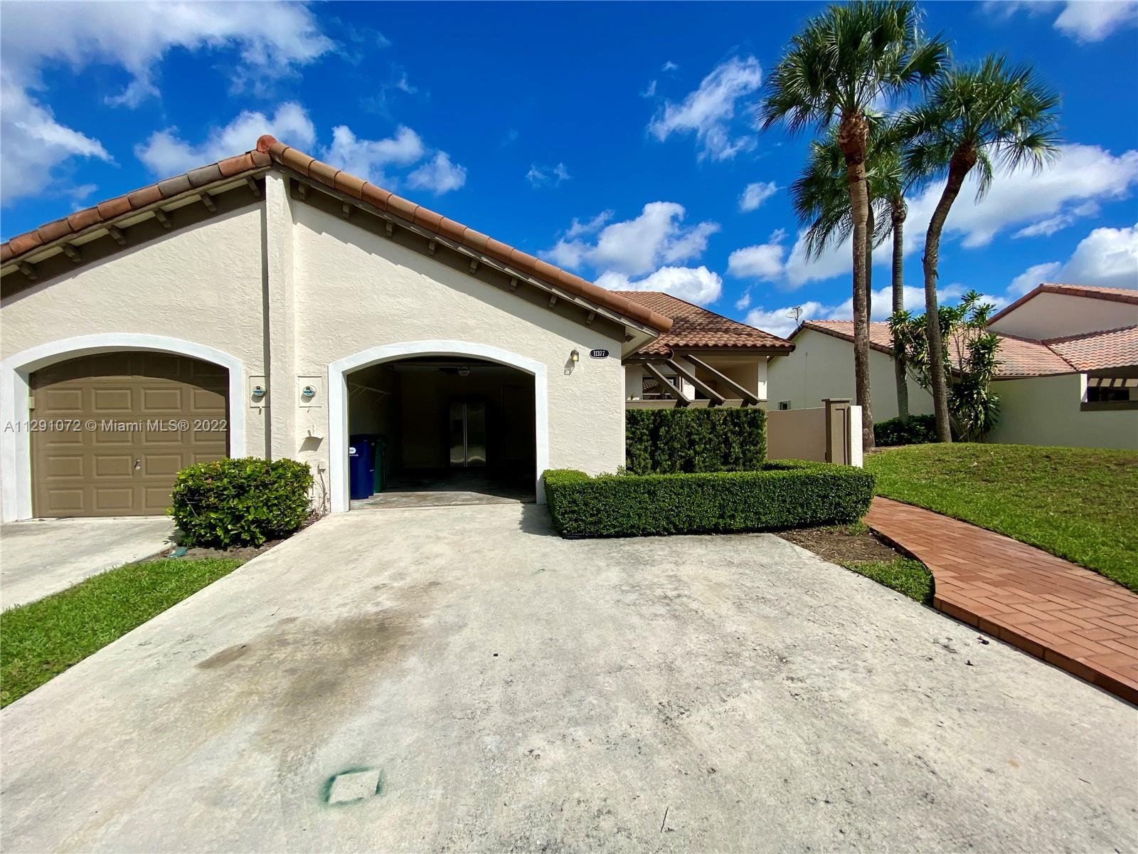 11377 SW 85th Ln Unit: 11377