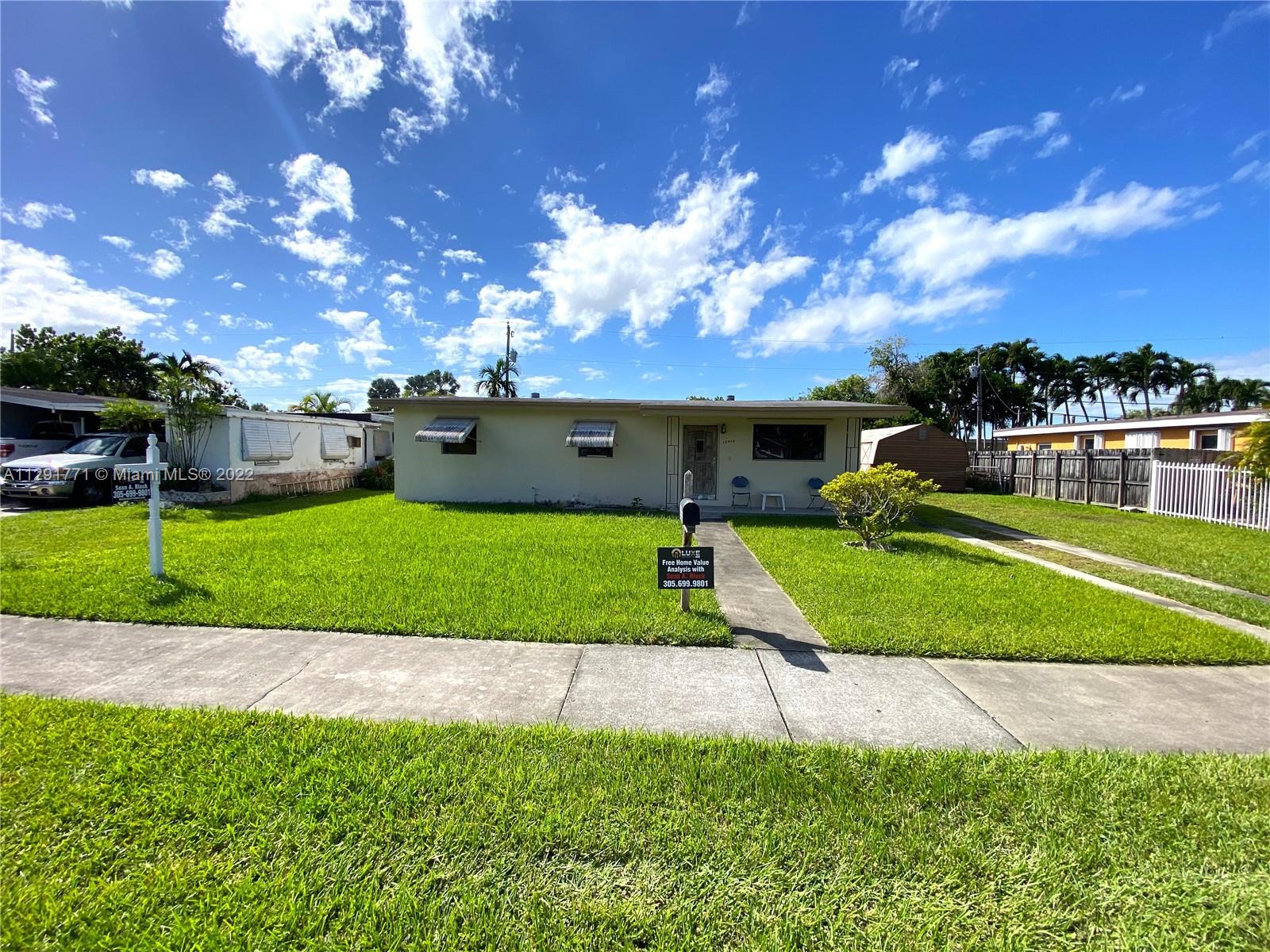 10910 WESTWOOD LAKE DR