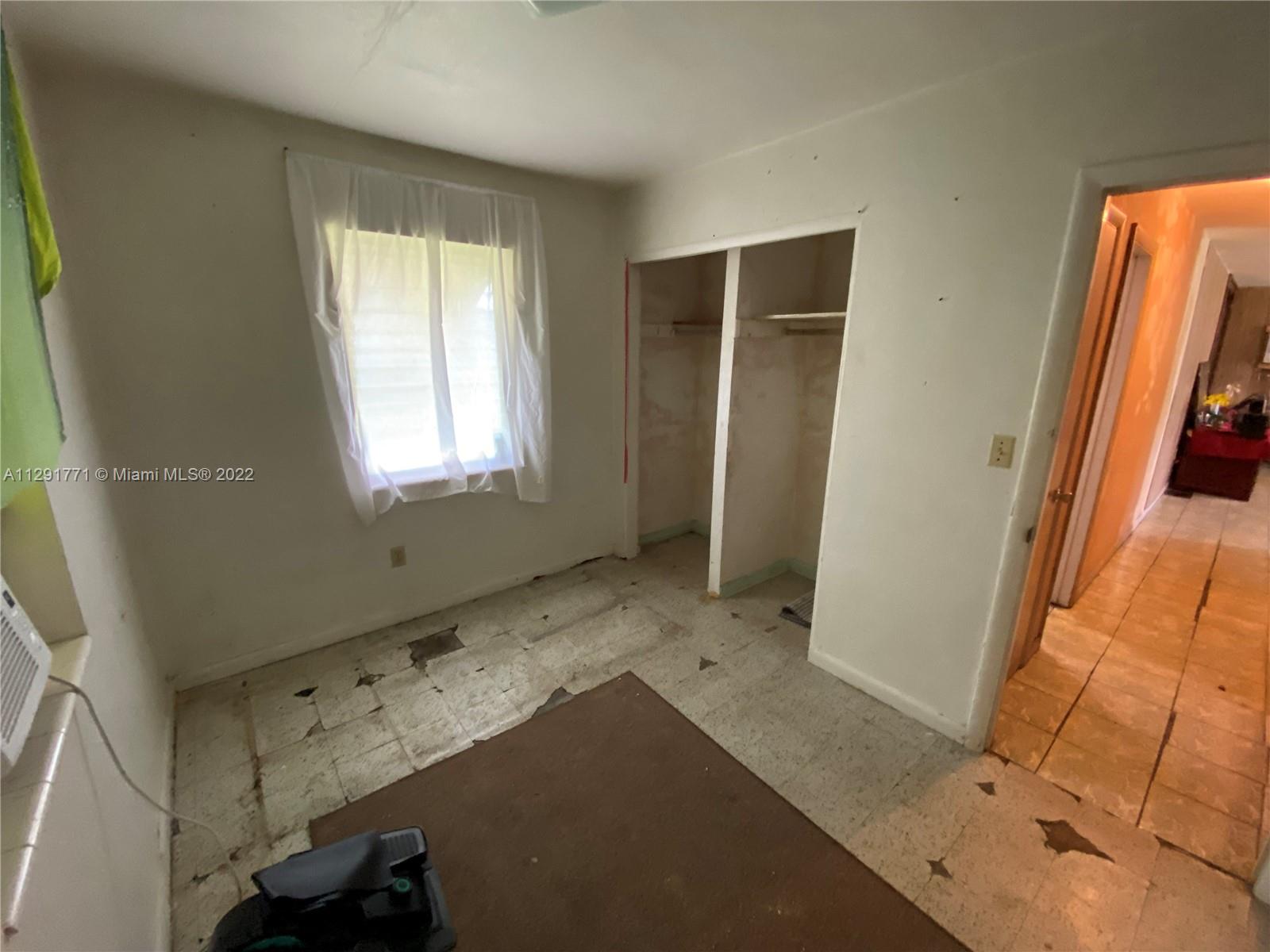 10910 WESTWOOD LAKE DR