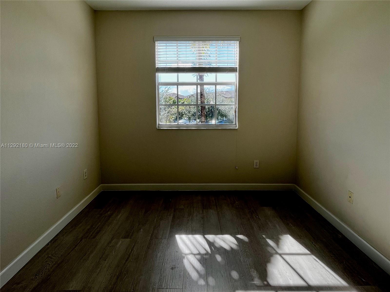 9123 SW 227th St Unit: 4