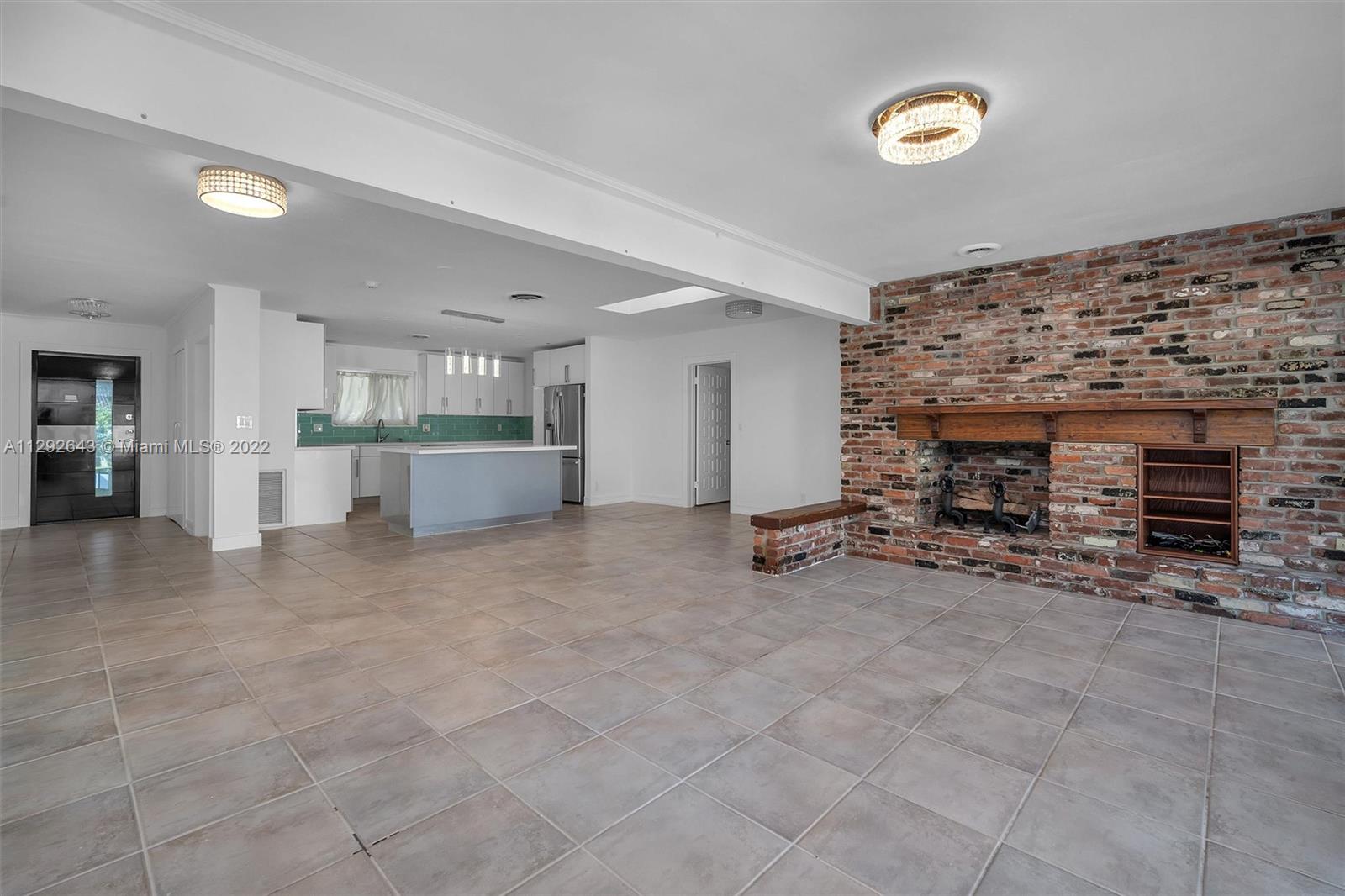 1125 N 13th Ct