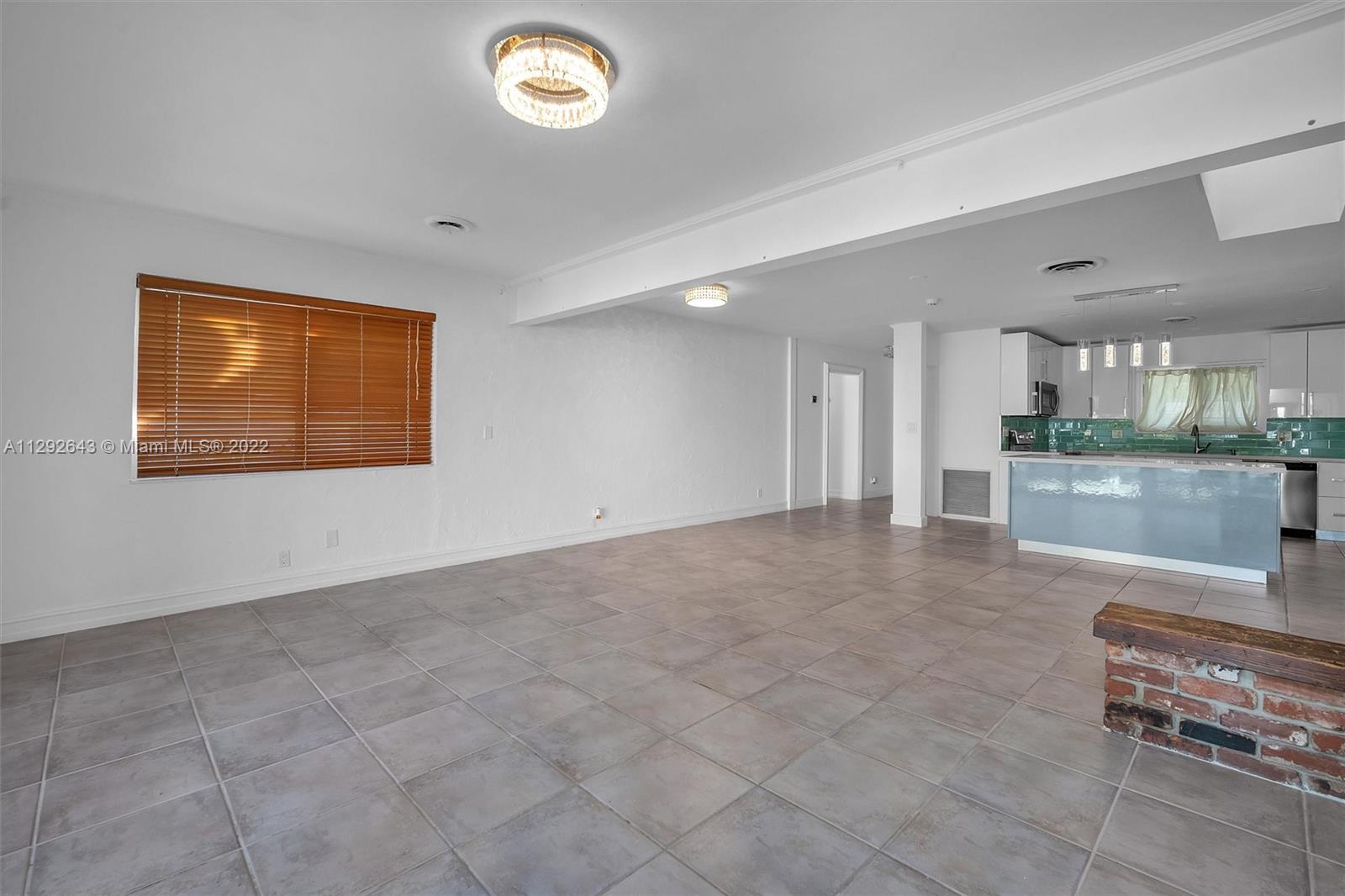 1125 N 13th Ct