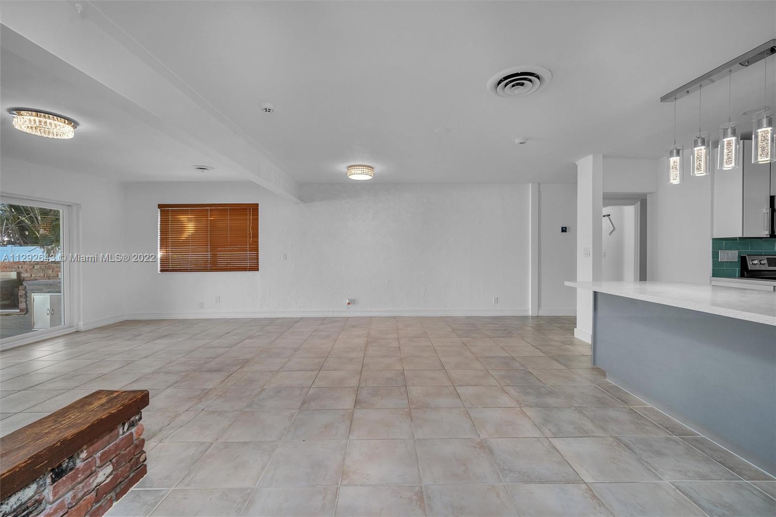 1125 N 13th Ct